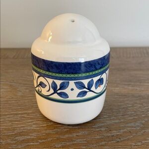 Pfaltzgraff ORLEANS Salt Shaker